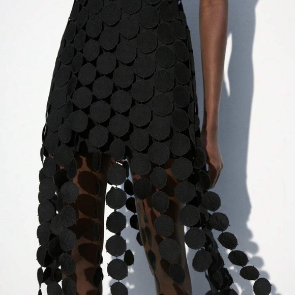 Maija Elegant Black Round Patch Sleeveless Dress - Picture 7 of 7